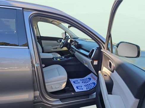 New 2026 Kia Sorento EX image 13
