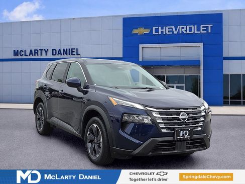Used 2025 Nissan Rogue SV FWD image 1