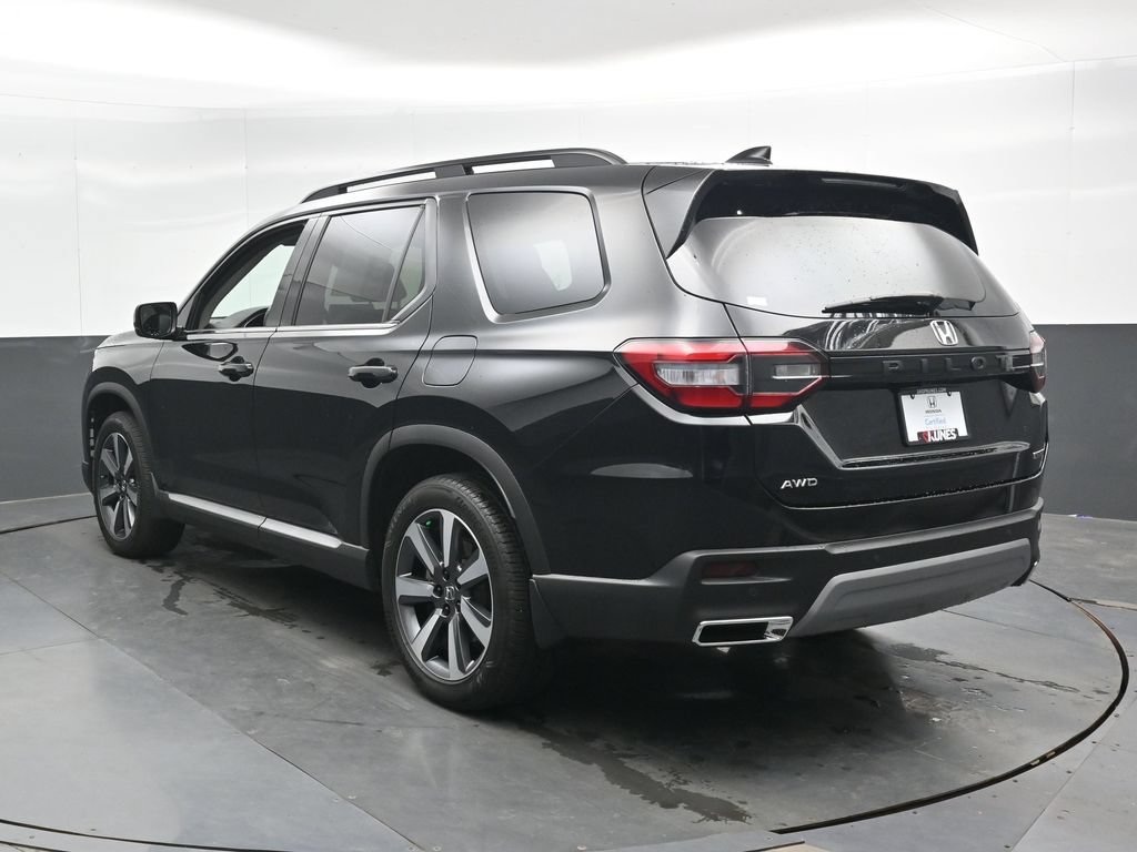 Used 2025 Honda Pilot Touring image 8