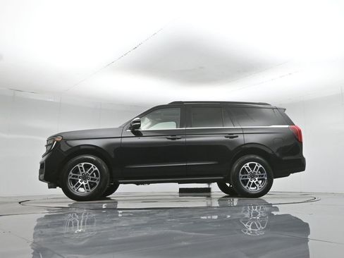 Used 2025 Ford Expedition Active RWD image 7