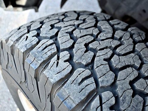 Used 2014 Ford F150 XLT w/ Equipment Group 302A Luxury image 9