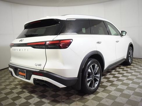 Certified 2023 INFINITI QX60 Luxe w/ Performance Audio Package image 4