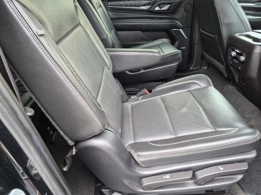Used 2021 GMC Yukon XL Denali w/ Advanced Technology Package AWD/4WD image 19
