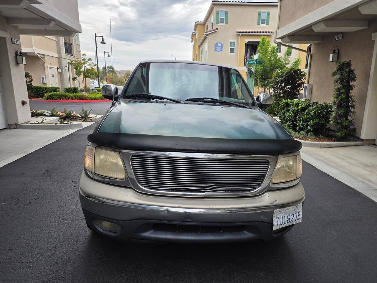 Used 1999 Ford F150 Lariat RWD image 2