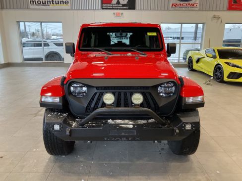 Used 2021 Jeep Wrangler Unlimited Sahara w/ Uconnect 4C Nav & Sound Group image 2