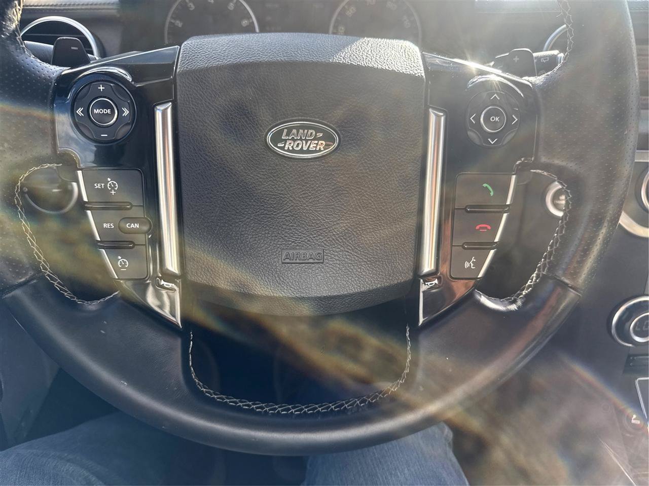 Used 2015 Land Rover LR4 HSE LUX AWD/4WD image 18