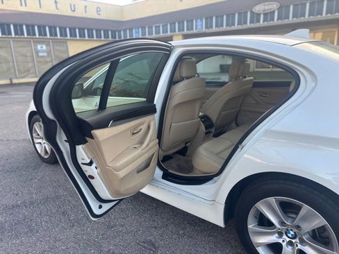 Used 2011 BMW 528i Sedan image 16