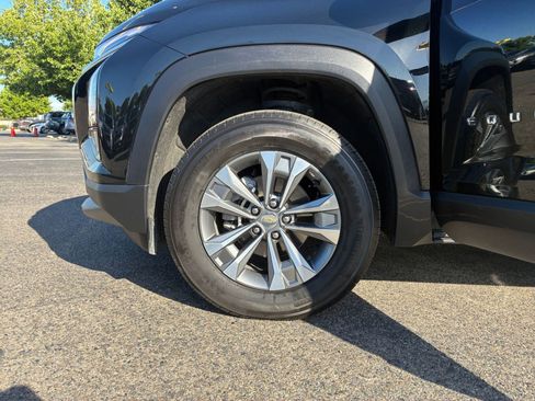 Used 2025 Chevrolet Equinox LT FWD image 29