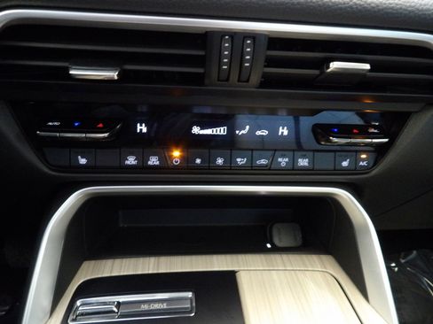 Certified 2025 MAZDA CX-90 3.3 Turbo w/ Preferred Package image 36