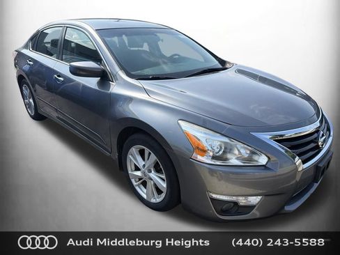 Used 2015 Nissan Altima 2.5 SV FWD image 2