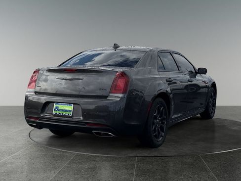 Used 2022 Chrysler 300 Touring L w/ Popular Equipment Group AWD/4WD image 9