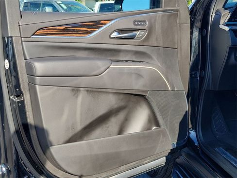 Certified 2024 Cadillac Escalade Premium Luxury image 22