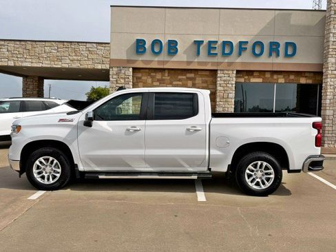 Certified 2022 Chevrolet Silverado 1500 LT AWD/4WD image 2