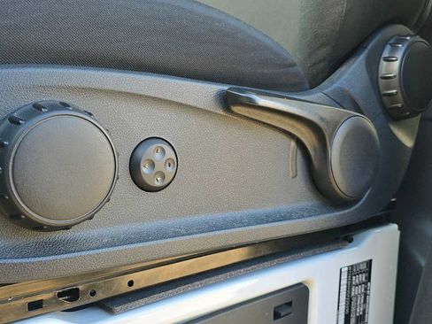 Used 2025 Mercedes-Benz Sprinter 2500 image 28