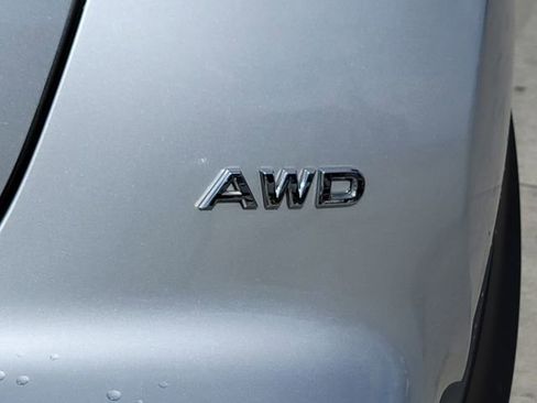 Used 2015 Nissan Juke S image 12