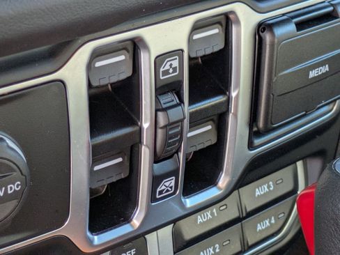 Used 2024 Jeep Wrangler Rubicon w/ Safety Group image 12