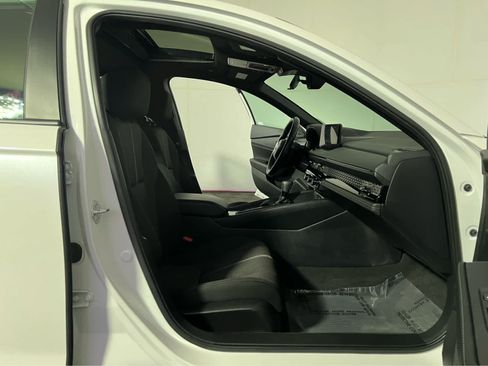 Used 2025 Honda Accord Sport image 28