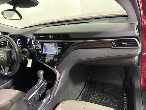 Used 2019 Toyota Camry LE image 29