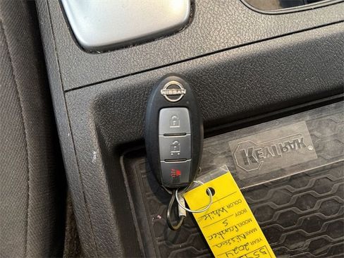 Used 2024 Nissan Frontier S w/ S Utility Package image 28