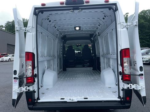Used 2025 RAM ProMaster 3500 w/ Quick Order Package 22G SLT FWD image 5