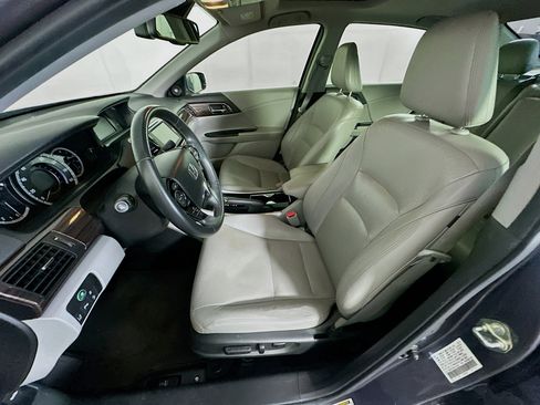 Used 2016 Honda Accord Touring image 13