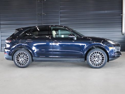 Certified 2023 Porsche Cayenne image 11