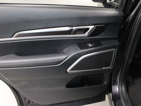 Used 2025 Kia Telluride S FWD image 21