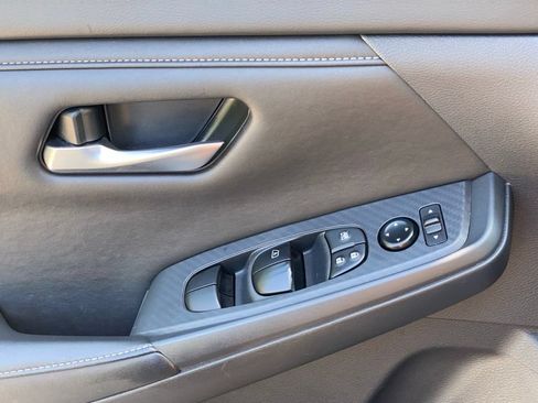Used 2025 Nissan Sentra SV FWD image 22