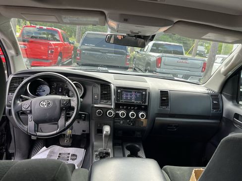 Used 2019 Toyota Sequoia TRD Sport AWD/4WD image 31