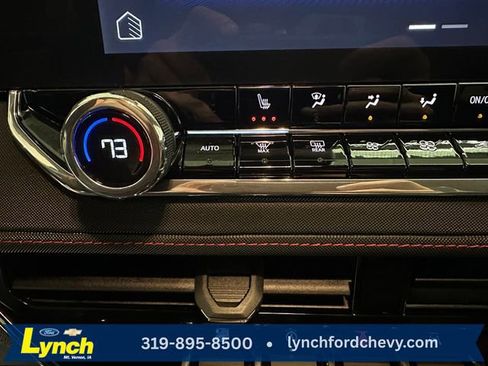 Used 2024 Chevrolet Colorado Z71 w/ Z71 Convenience Package 2 AWD/4WD image 13