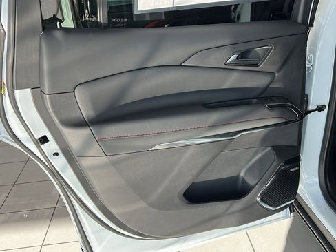 New 2026 Chevrolet Traverse Z71 image 7