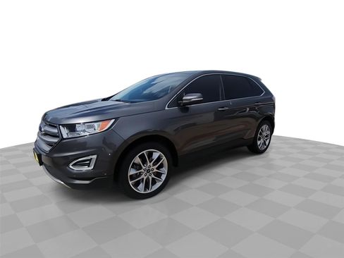 Used 2018 Ford Edge Titanium w/ Equipment Group 302A FWD image 4