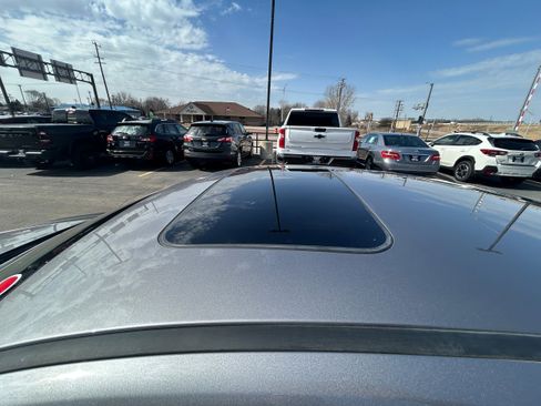 Used 2023 Hyundai Elantra Limited image 8