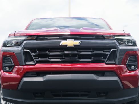 Used 2024 Chevrolet Colorado LT w/ LT Convenience Package III AWD/4WD image 35