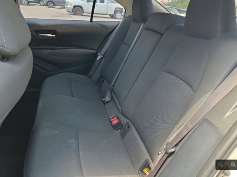 Used 2021 Toyota Corolla LE FWD image 9