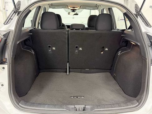 Used 2021 Nissan Kicks SV FWD image 26
