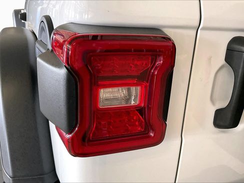 Used 2020 Jeep Wrangler Unlimited Rubicon AWD/4WD image 25