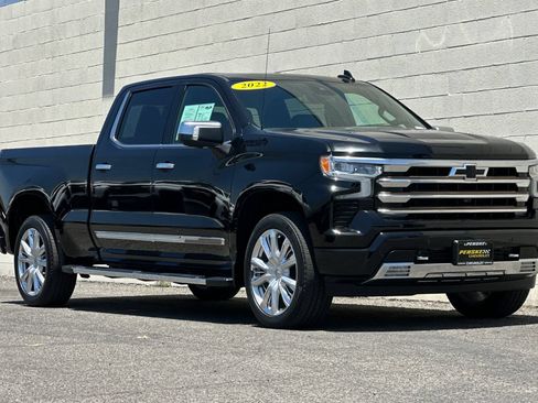 Certified 2022 Chevrolet Silverado 1500 High Country w/ High Country Premium Package AWD/4WD image 2