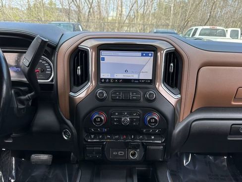Used 2020 Chevrolet Silverado 2500 High Country image 21