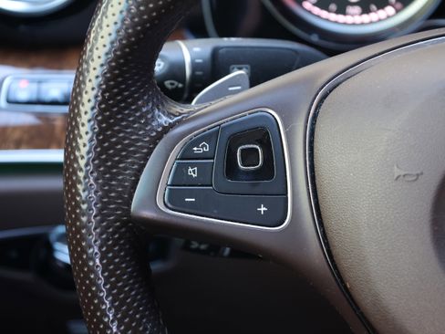 Used 2017 Mercedes-Benz E 300 4MATIC image 21