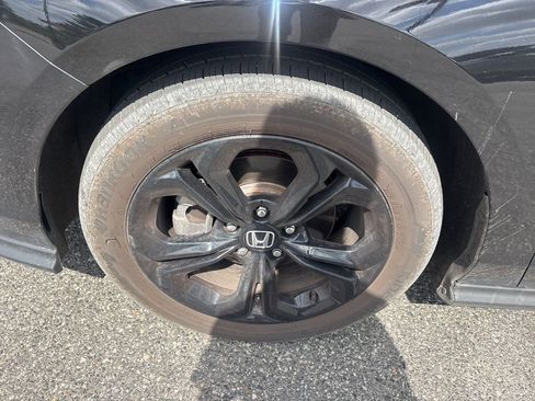Used 2025 Honda Accord SE image 11