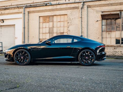 Used 2021 Jaguar F-TYPE R image 7