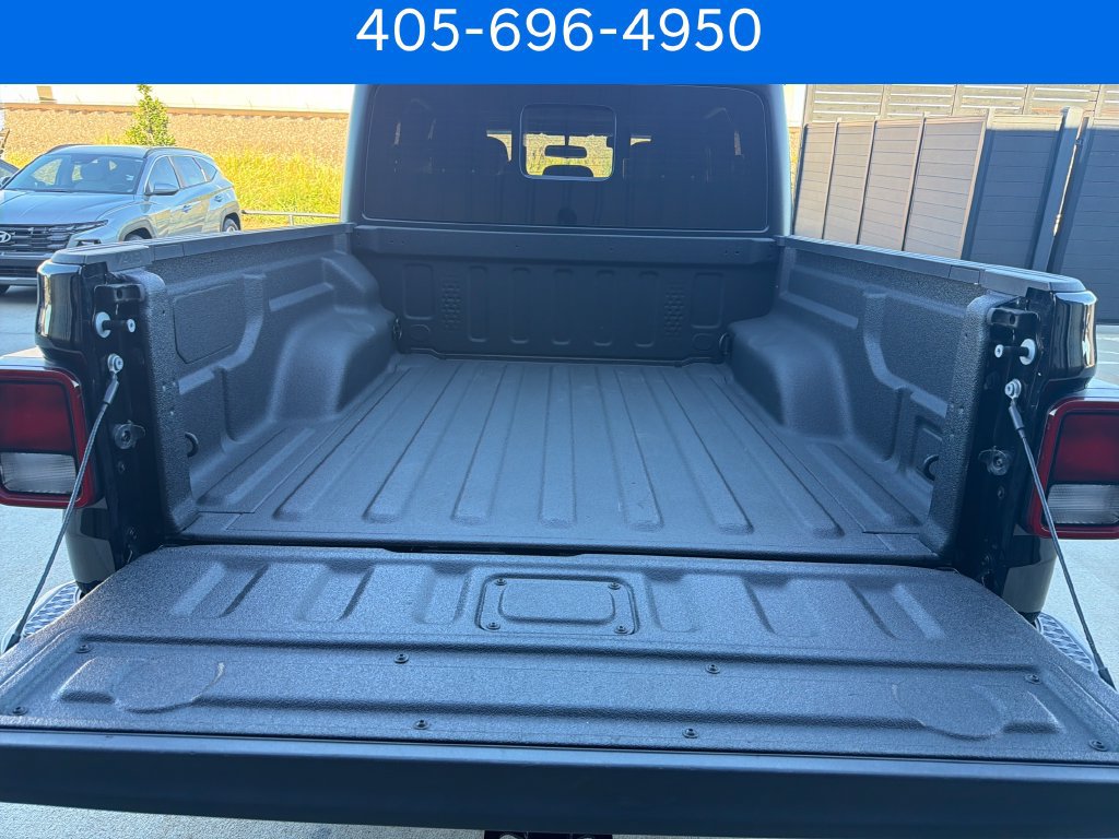Used 2025 Jeep Gladiator Sport AWD/4WD image 30