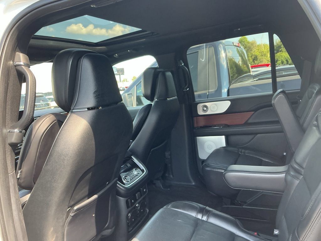 Used 2021 Lincoln Navigator Reserve AWD/4WD image 15