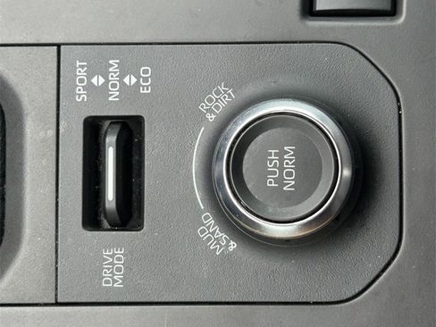 Used 2021 Toyota Highlander XSE image 31