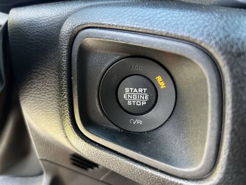 Used 2024 Jeep Gladiator Sport AWD/4WD image 30