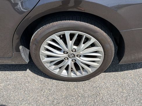 Used 2019 Toyota Camry XLE FWD image 24