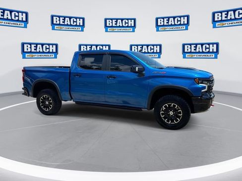 Used 2022 Chevrolet Silverado 1500 ZR2 w/ Technology Package AWD/4WD image 9