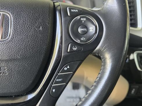 Used 2016 Honda Pilot Touring image 31