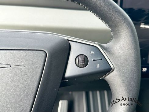 Used 2024 Tesla Cybertruck AWD Crew Cab image 14